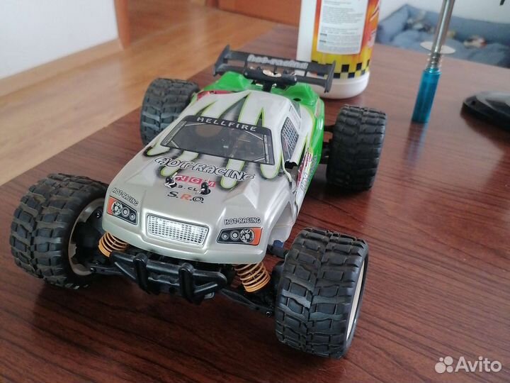 Радиоуправляемая машина на бензине