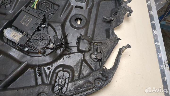 Стеклоподъемник электрический правый передний Volvo XC40