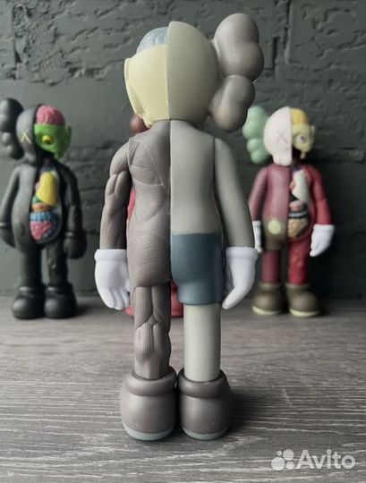 Коллекционные игрушки kaws (20см)