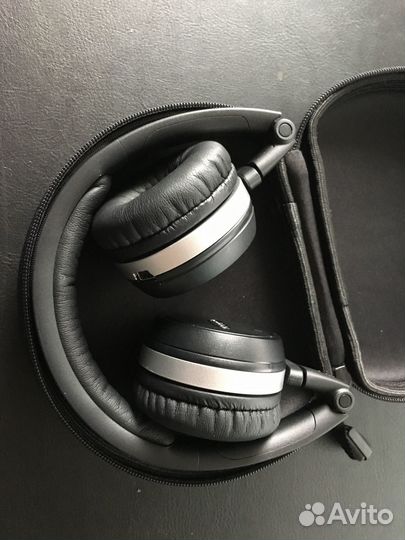 Bluetooth наушники audi