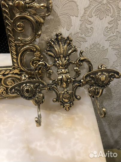 Вешалка новая