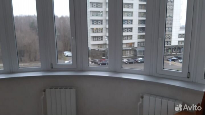 Подоконник из искусственного камня белый