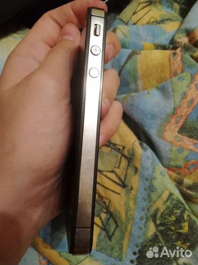 Телефон iPhone 4s