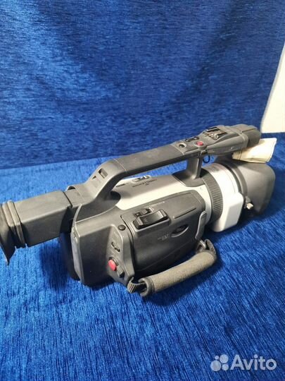 Видеокамера canon