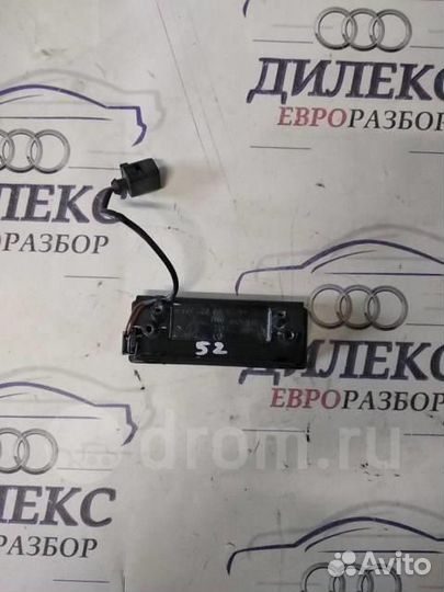 Кнопка открывания багажника VW Touareg 2002-2010