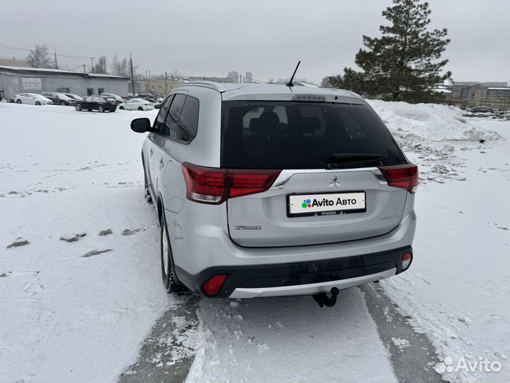 Mitsubishi Outlander 2.0 CVT, 2016, 88 922 км