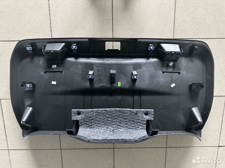 Обшивка крышка багажника Рено Каптюр Kaptur