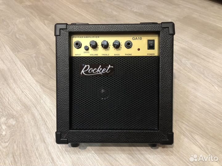 Rocket GA-10 Гитарный комбоусилитель 10 Вт