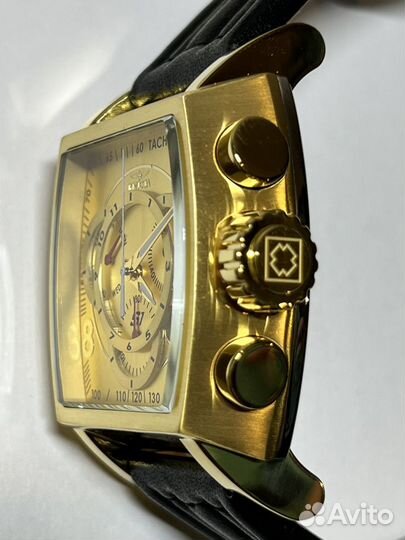 Часы Invicta (модель 27949)