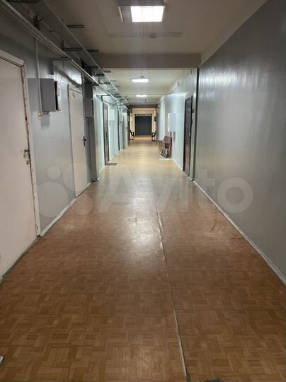 Здание, 5500 м²
