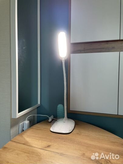 Лампа настольная