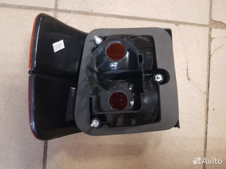 Фонарь задний наружный правый VW vento 91-97