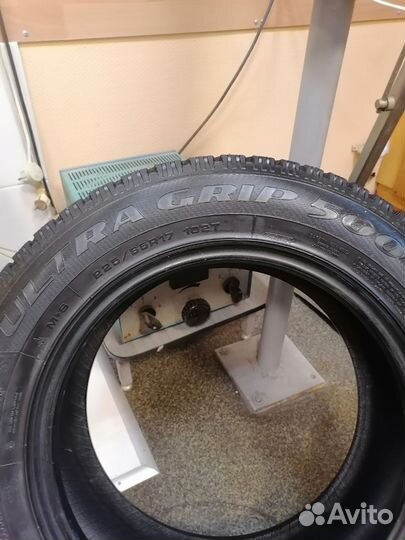 Goodyear UltraGrip 500 225/65 R17 102T