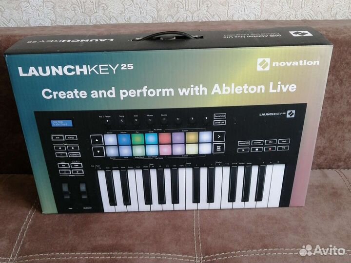 Midi клавиатура Novation Launchkey 25
