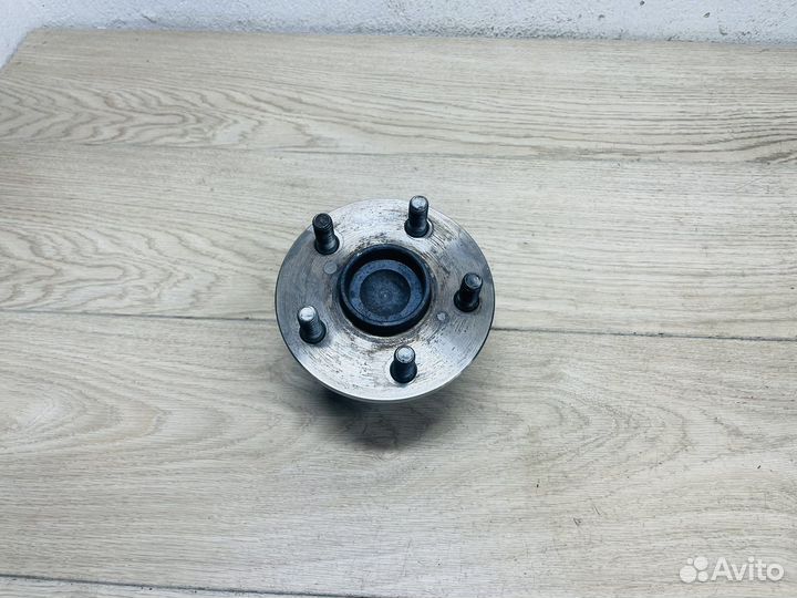 Ступица задняя Toyota Avensis 250