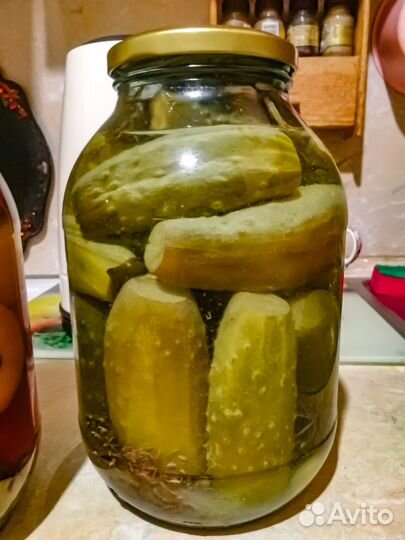 Консервированные огурцы и помидоры