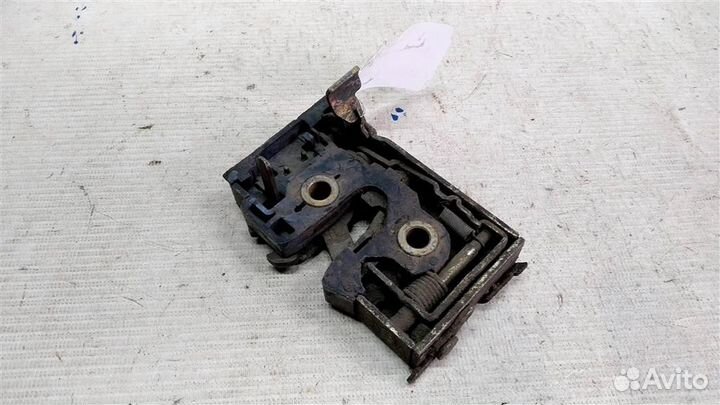 Замок двери задней левой volkswagen Passat B3