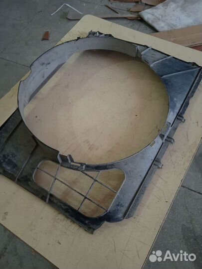 Диффузор радиатора Nissan Terrano 2 Ниссан Террано