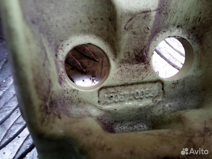 Петля двери распашной фольскваген Crafter 1