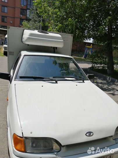 Водитель на личном автомобиле на грузовом малогобо