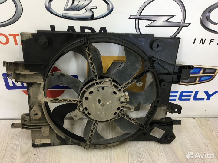 Вентилятор радиатора охлаждения двигателя диффузор