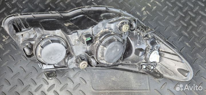 Продам левую фару hyundai elantra HD 4