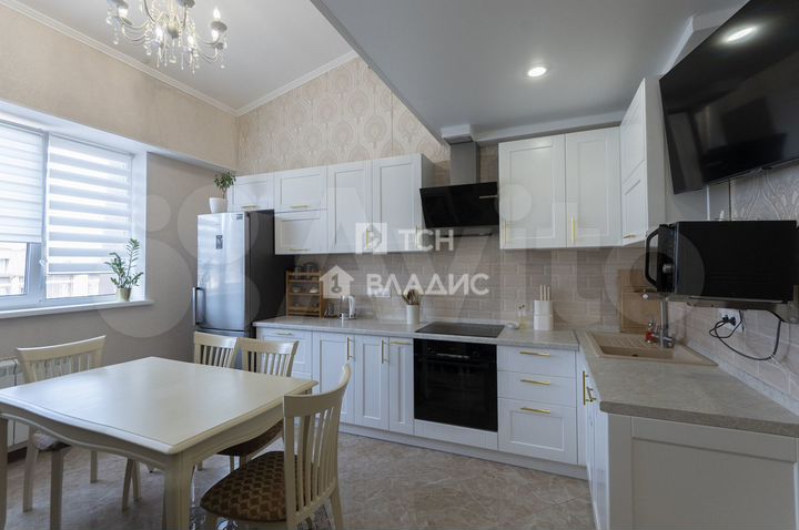 2-к. квартира, 80 м², 4/4 эт.