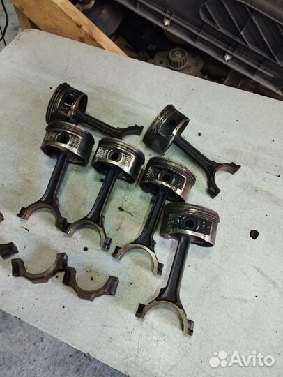 Поршень с шатуном Dоdgе intrepid Додж