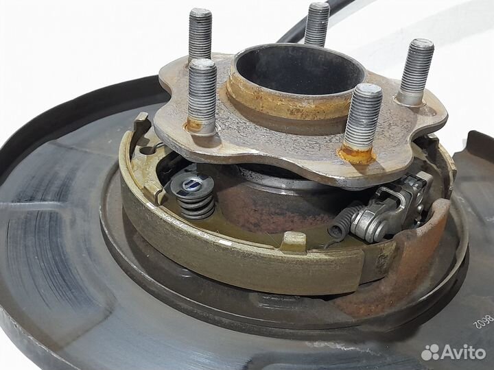 Задний кулак левый и правый Nissan Teana J32