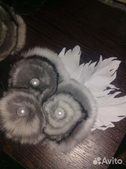 Брошки кожаные