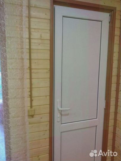 Пластиковые двери на дачу