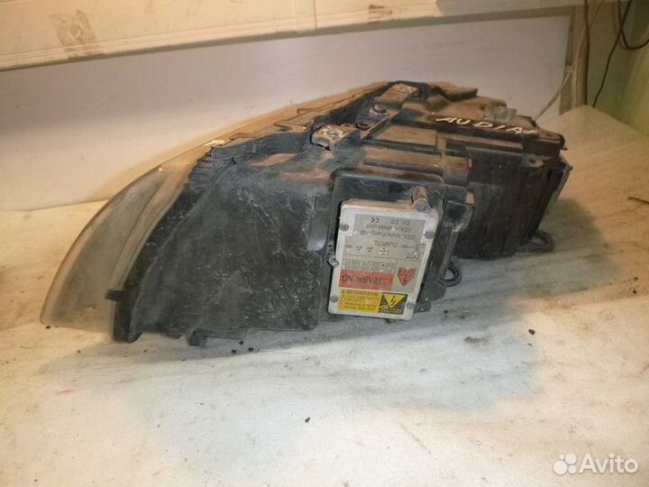 Фара правая audi A8 D3 2002