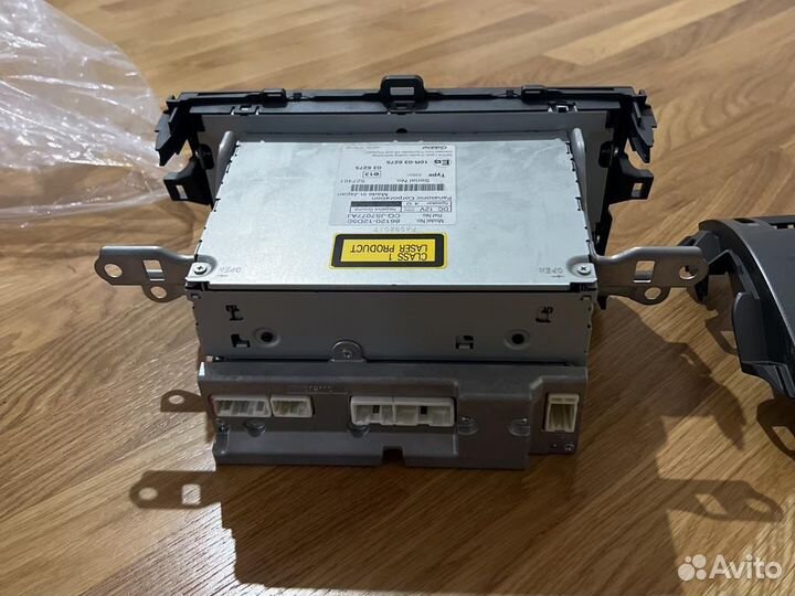 Продаю магнитофон на тойоту короллу