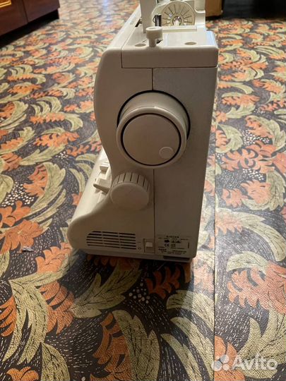 Швейная машина Singer