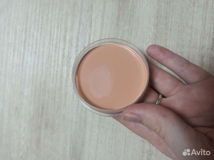 Консилер- корректор в области вокруг глаз Organi