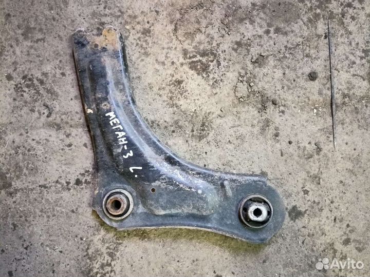 Передний левый рычаг renault megane 3