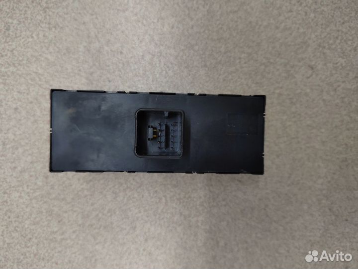 Блок кнопок стеклоподъёмников VW Touareg GP