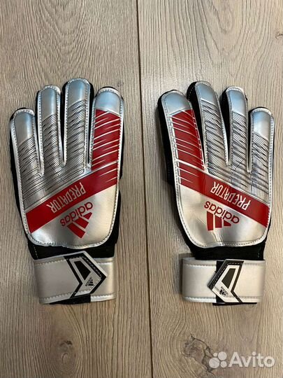 Вратарские перчатки adidas
