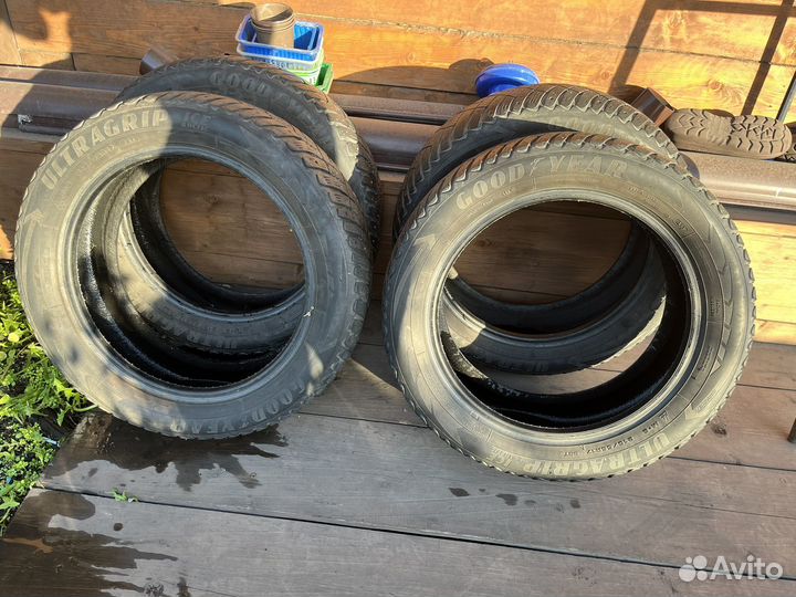 Goodyear Ultragrip Ice Arctic 215/55 R17