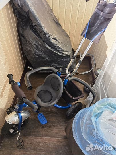 Велосипед трёхколёсный с ручкой