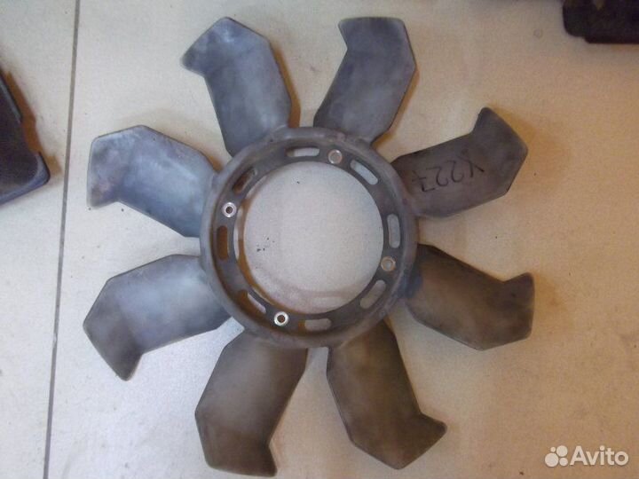 Вентилятор радиатора Mitsubishi Delica PE8W 4M40