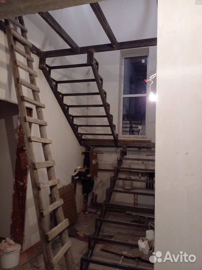 Каркас металлической лестницы