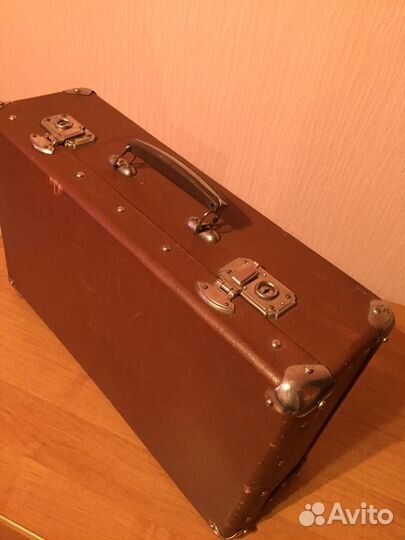Продам чемодан