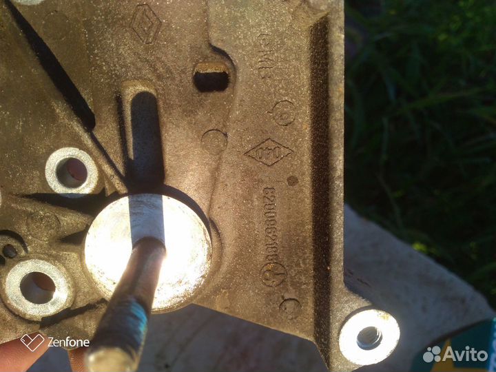 Насос водяной (помпа) Лада Ларгус/Логан 8 кл ориги