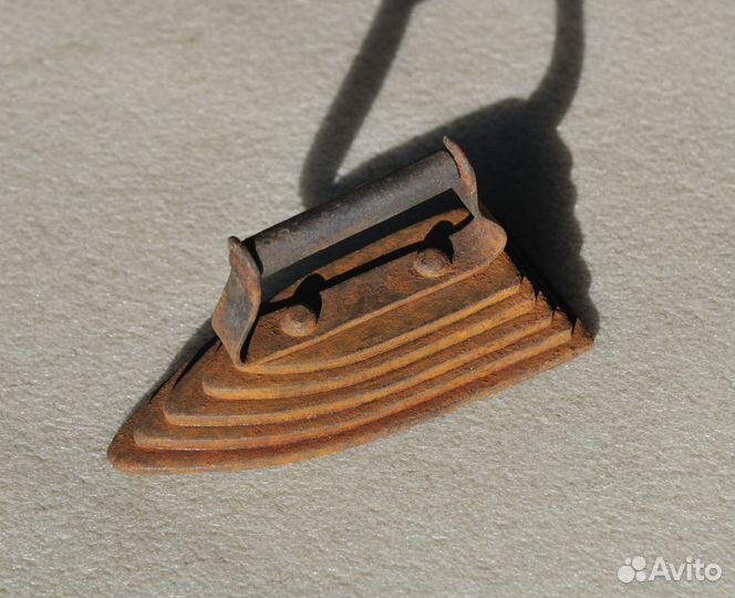 Старинный утюг