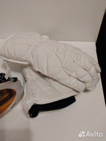 Горнолыжные перчатки женские