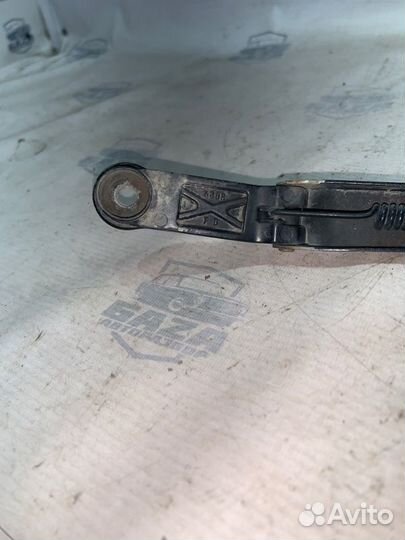 Дворник лобового стекла левый Toyota Vista SV30