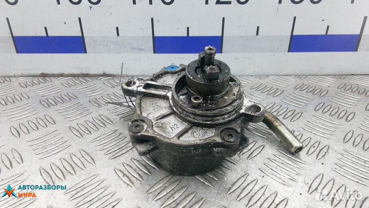 Насос вакуумный Mercedes-Benz Vito W638 2000