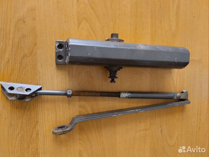 Доводчики дверей