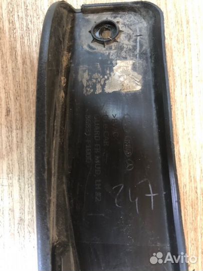 Брызговик передний левый Kia Sportage 4